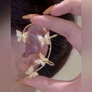 Golden Butterfly Ear Cuff – Sparkling Elegance